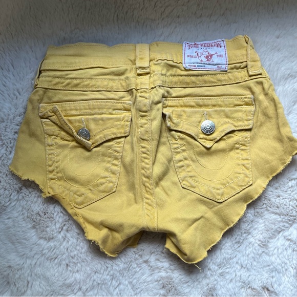 True Religion Yellow Joey Cut Off Shorts Sz 26 - Picture 2 of 8